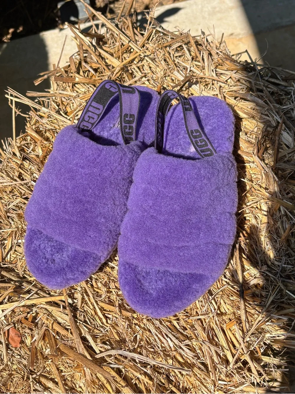 UGG Kids Purple Fuzzy Slide Sandals with Logo Strap Size 6